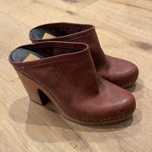 Dolce Vita Clogs - brown leather